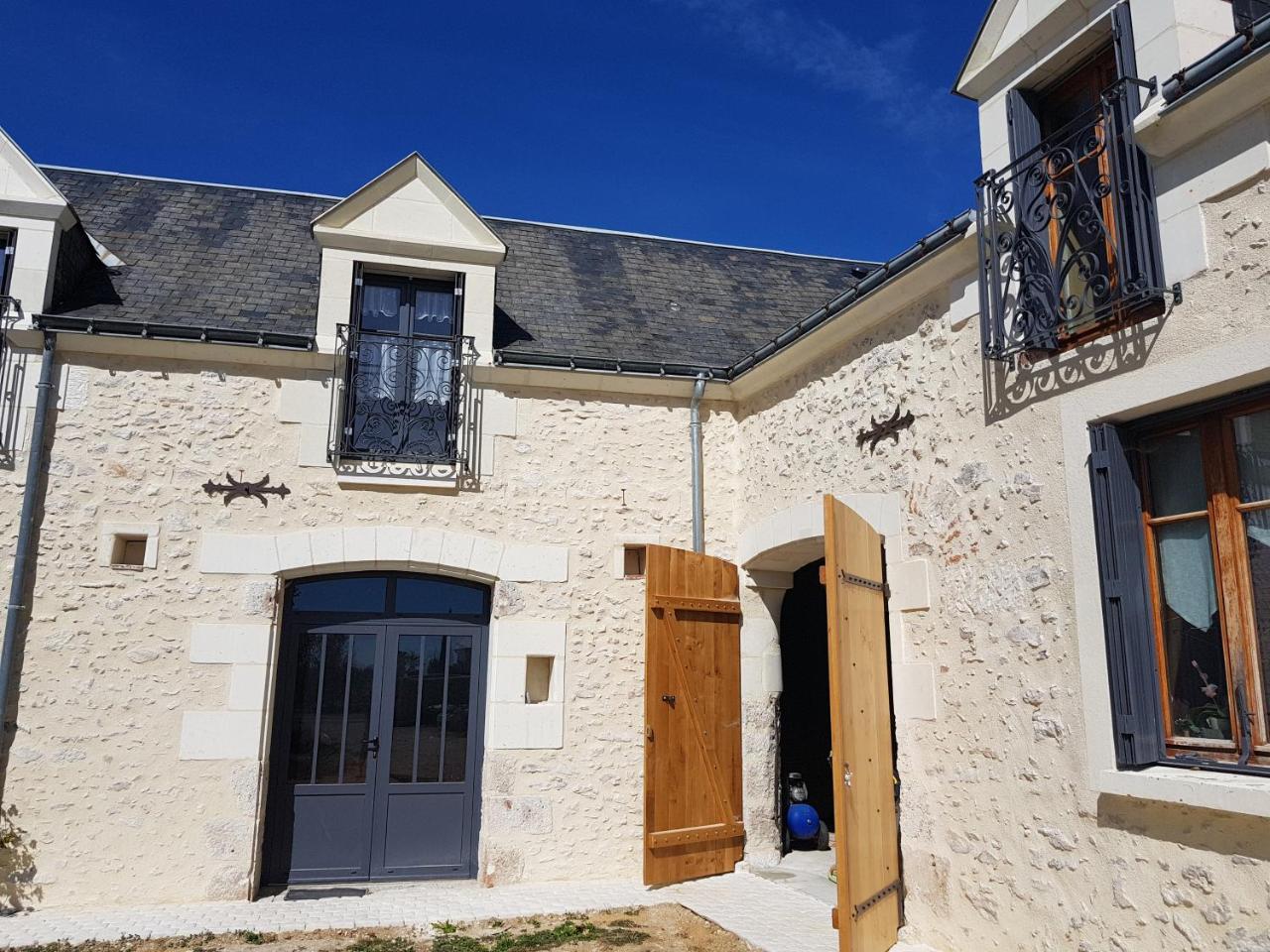Le Clos De La Briollerie Hotel Tauxigny ภายนอก รูปภาพ