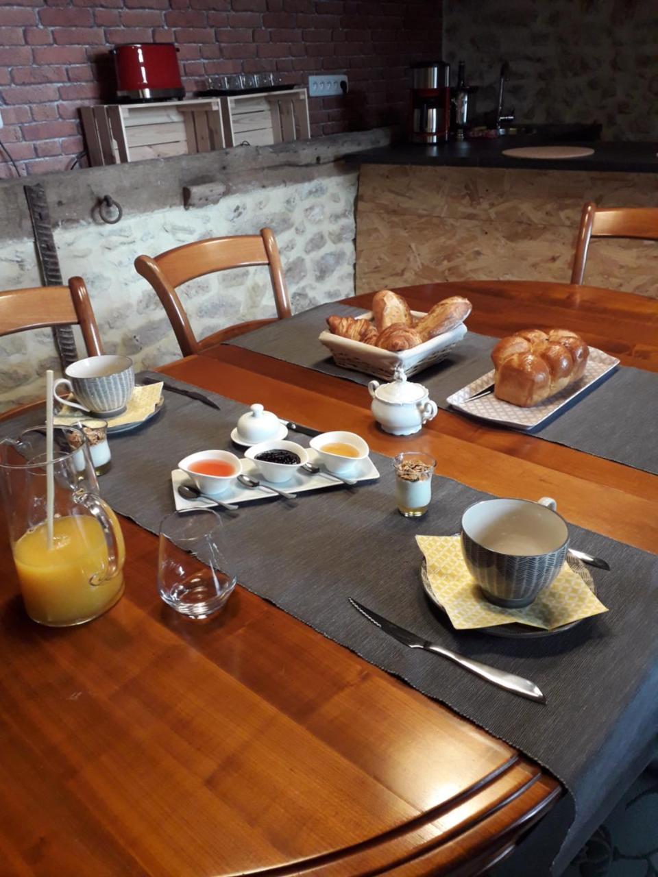 Le Clos De La Briollerie Hotel Tauxigny ภายนอก รูปภาพ